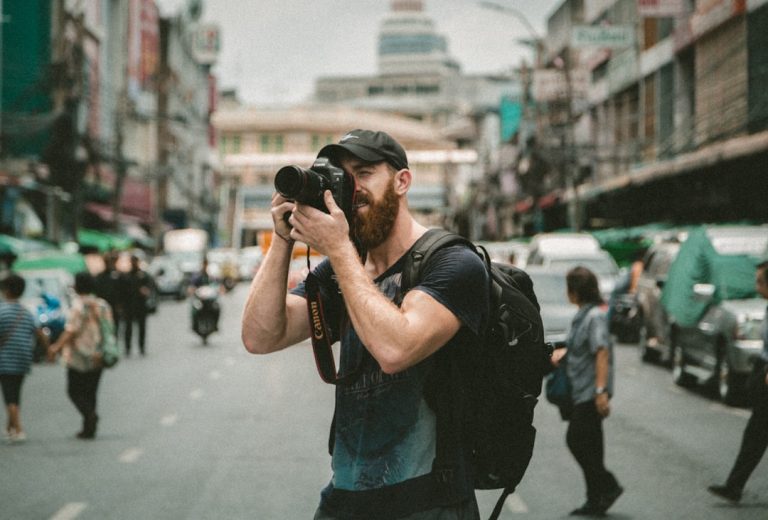 Capturing Moments: A Guide to Choosing the Right Photography Equipment